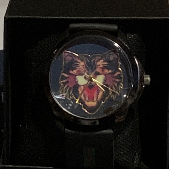 Watch - Picture 3 of 5